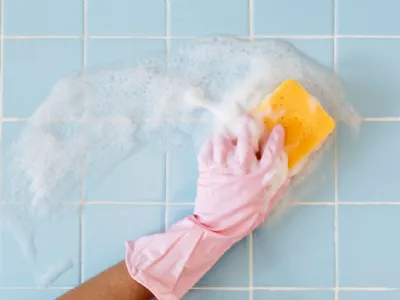 Come pulire le piastrelle del bagno