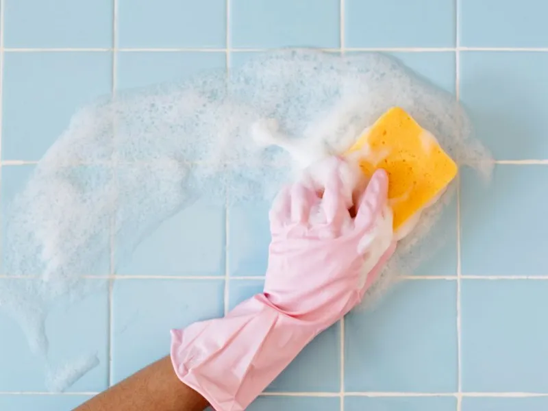 Come pulire le piastrelle del bagno