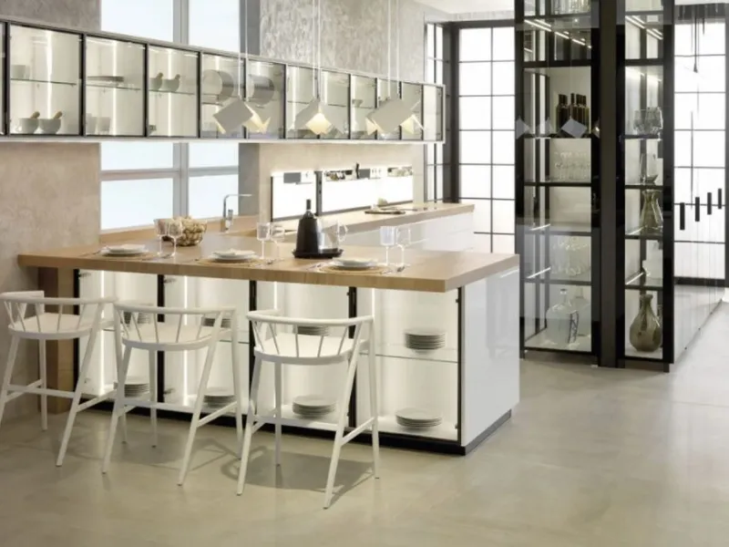 E3.70 di Gamadecor: ante in vetro e top in legno