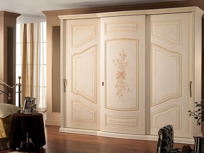 Armadio classico color avorio