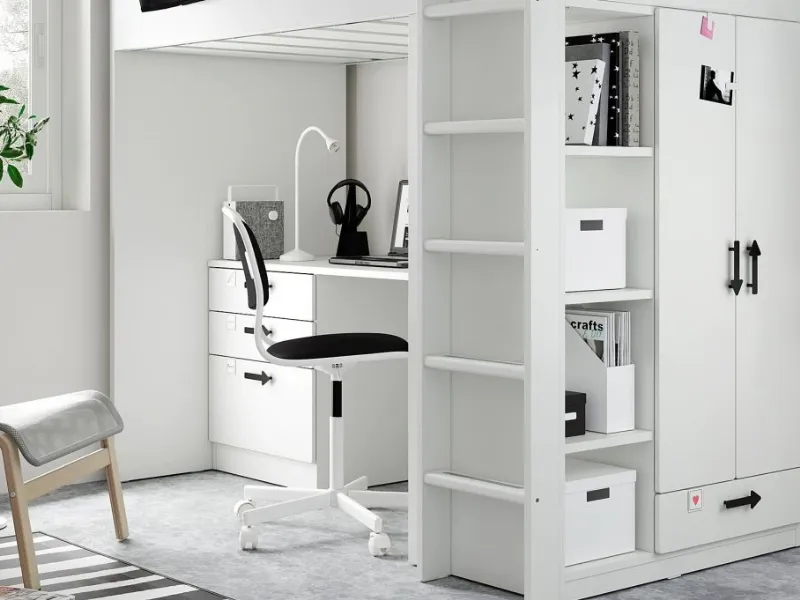 Armadiature e altri spazi contenitivi del soppalco Ikea Smastad