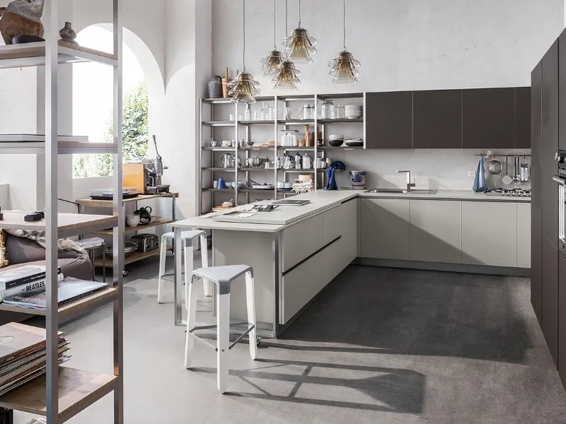 Il bancone snack della cucina Start Time di Veneta Cucine