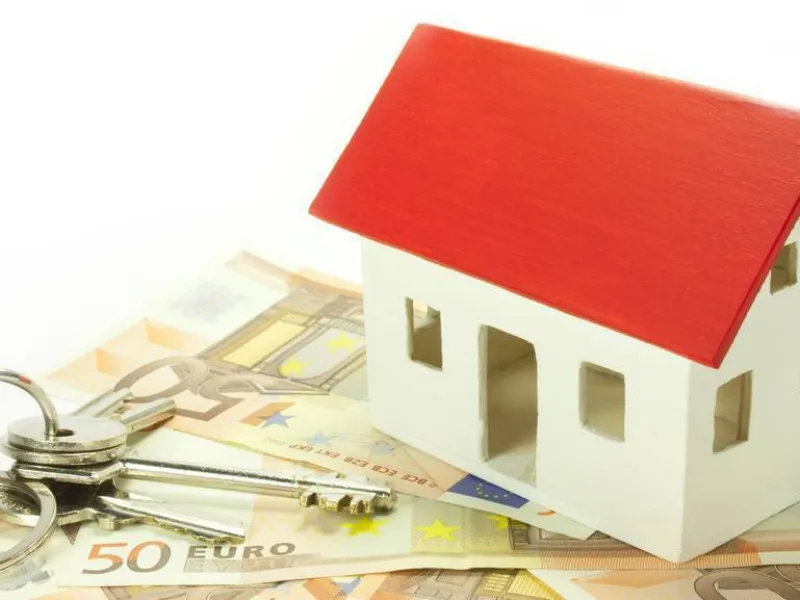 Casa, chiavi ed euro