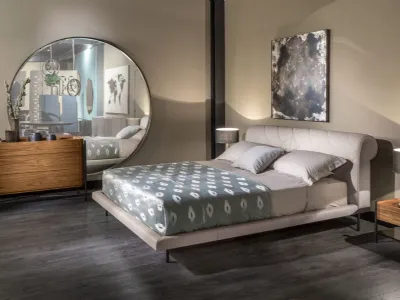 Letto matrimoniale imbottito Gregory di Cantori