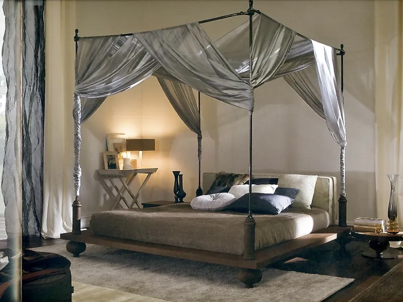 letto a baldacchino