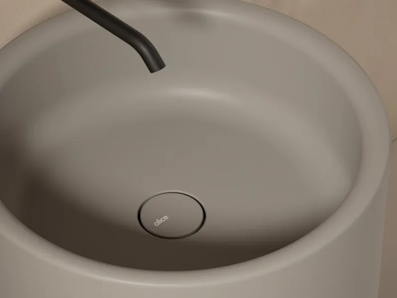 Bordi consistenti per i lavabi della collezione Idilla di Alice Ceramica