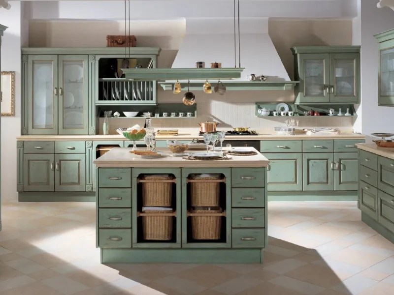 Accostamenti di colore beige e verde in cucina
