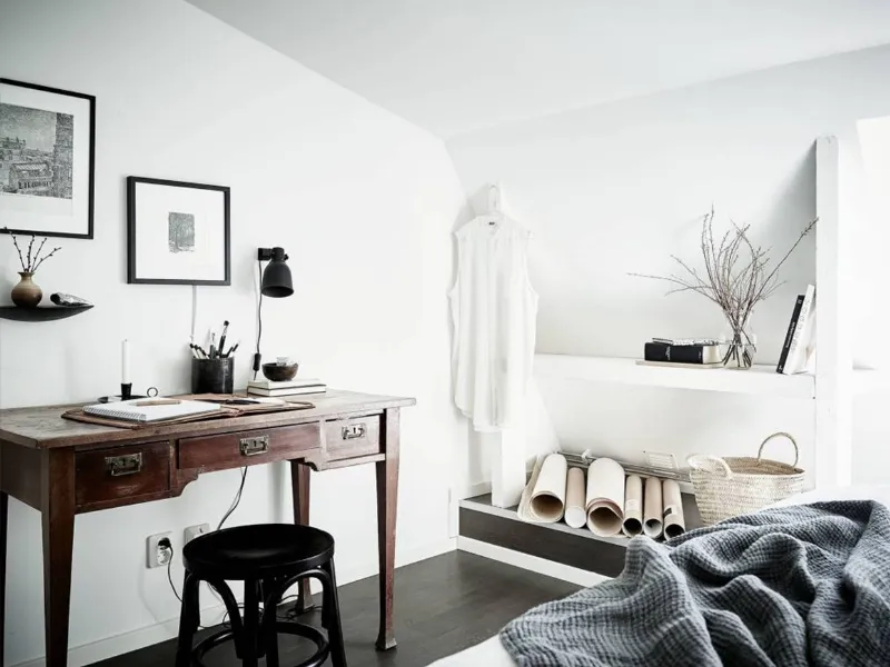 Home office in camera da letto. Photo Credits: Jonas Berg per Stadshem