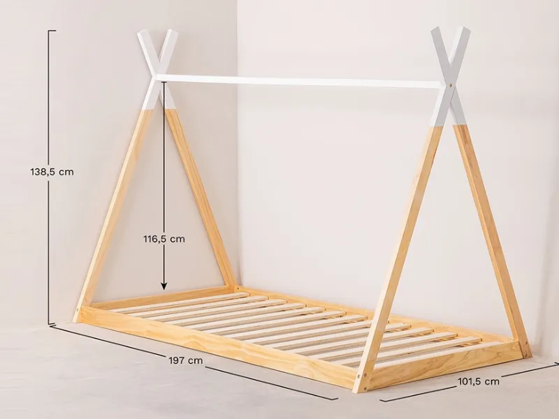 Esempio di struttura di letto montessoriano in legno naturale