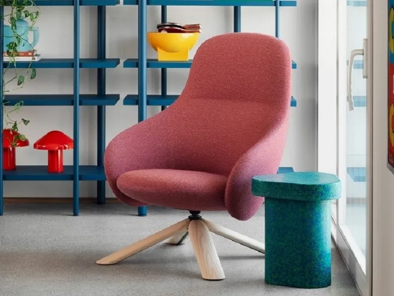 Tavolino o sgabello, Superpop by Miniforms è in plastica riciclata e riciclabile
