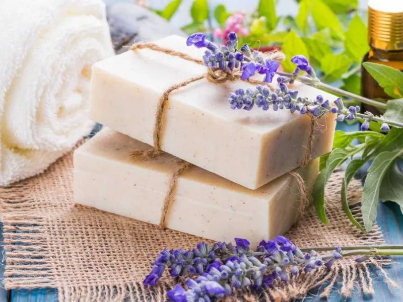 Il sapone di Marsiglia è perfetto per lavare i tappeti piccoli