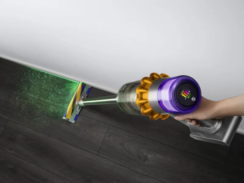 L'aspirapolvere senza filo Dyson V15ᵀᴹ Detect Absolute in funzione