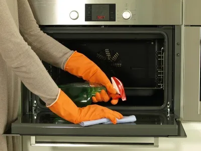 pulire forno