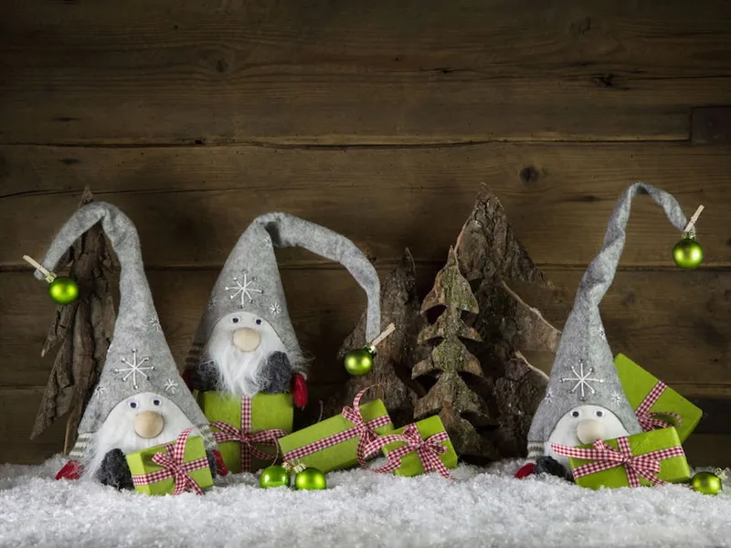 Gnometti con i cappelli di feltro per un Natale fai da te
