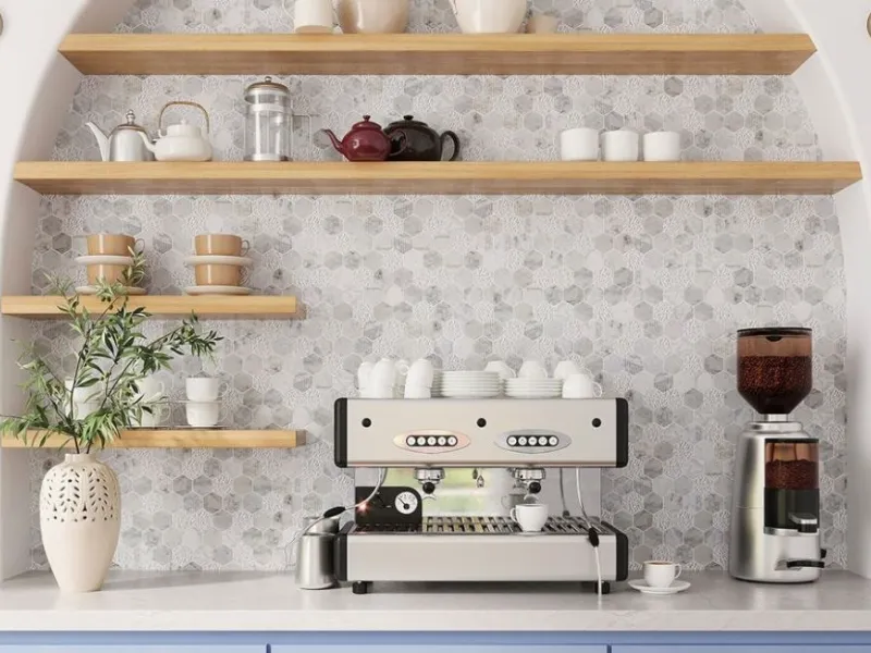Disposizione mensole per angolo coffee cucina