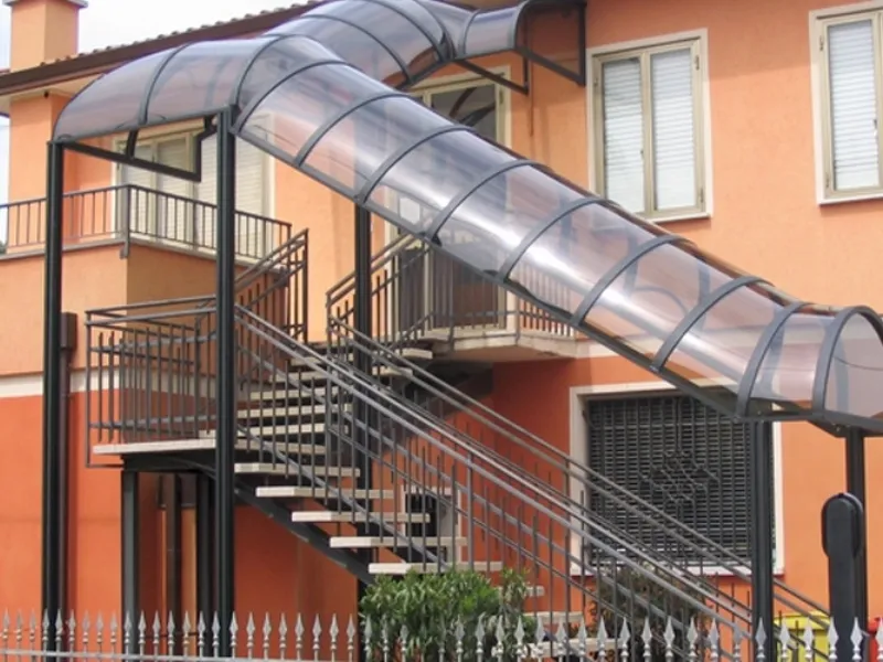Pensiline per scale esterne