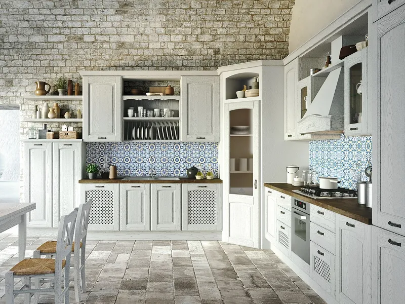 Modello Trevi di Aran Cucine con anta a telaio e dispensa
