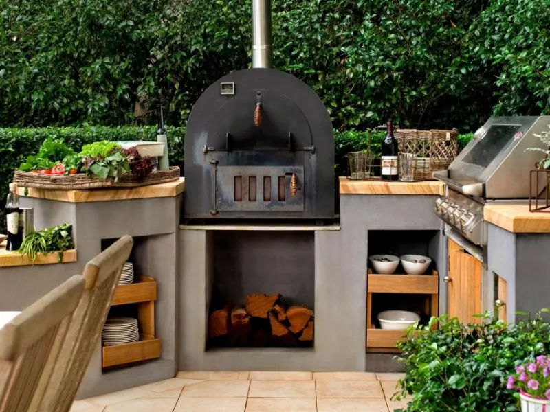 Una cucina da esterno in muratura costa come minimo 2.500 euro