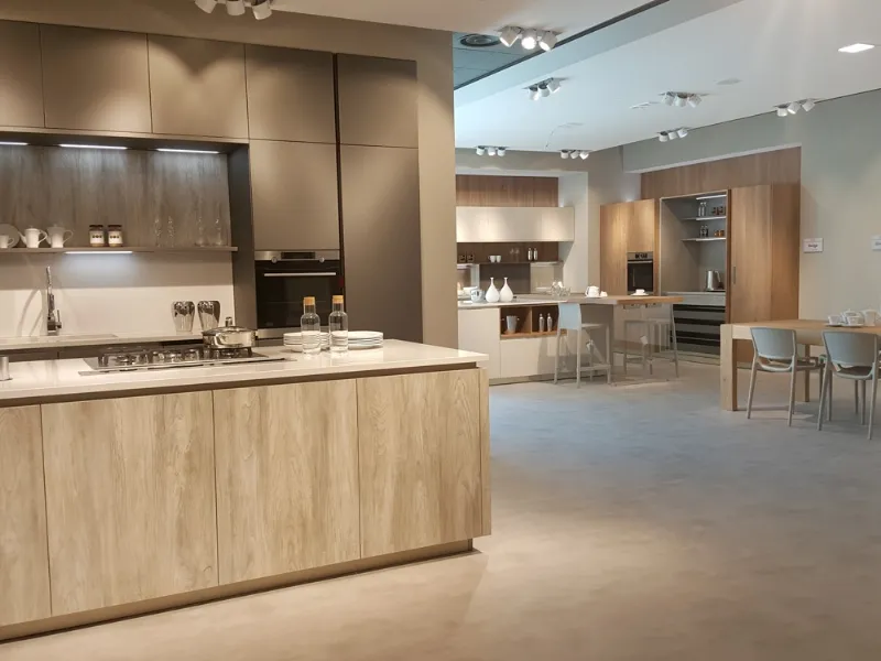 Veneta Cucine in esposizione da Prezioso Casa