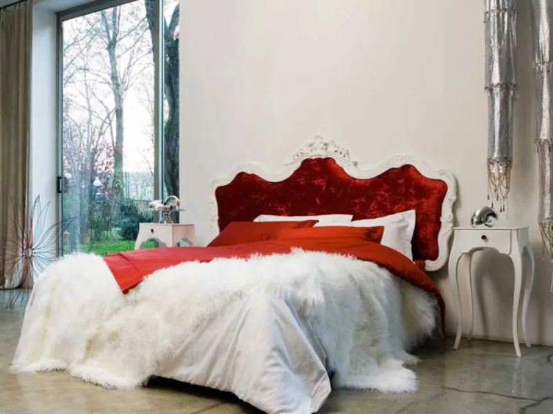 letto bianco e rosso