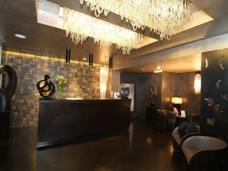 hall berg luxury hotel