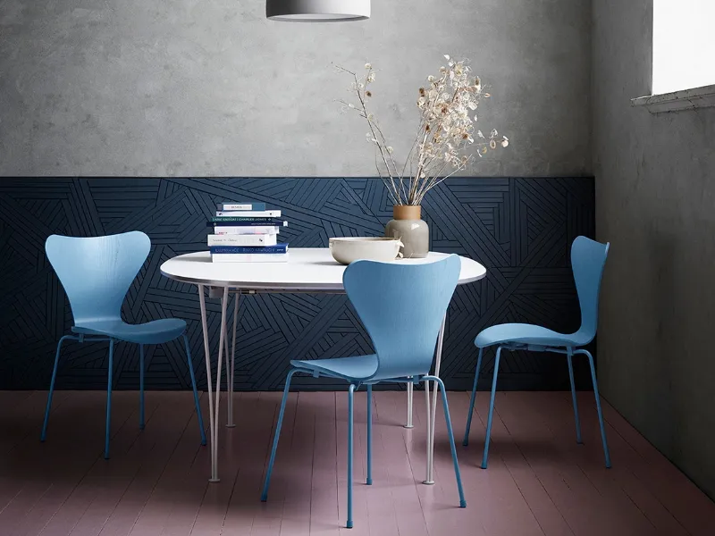 Sedia Serie 7 di Fritz Hansen ideata da Arne Jacobsen (1955)