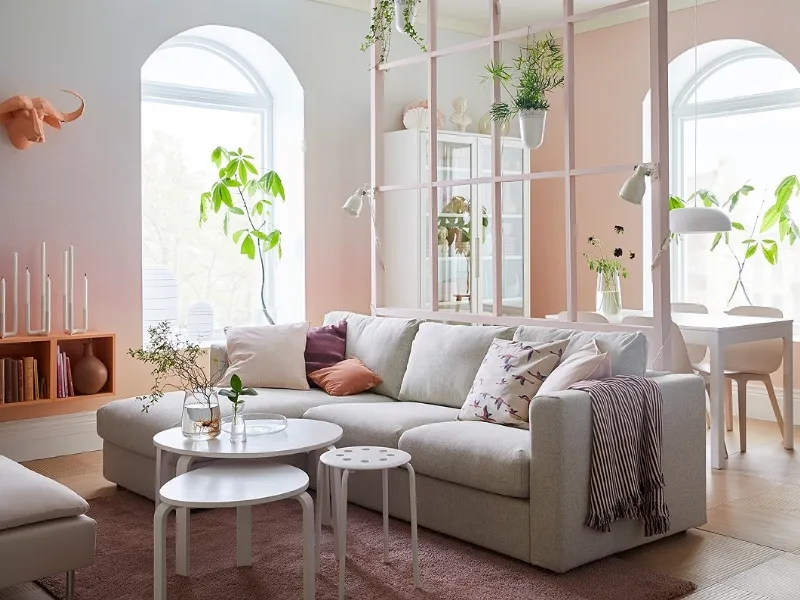 Divano Ikea con accessori