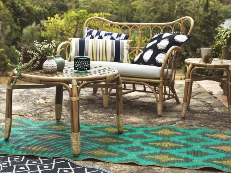 Un divano in rattan per chi ama i materiali naturali