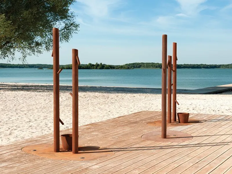 Docce da esterno modello Monsieur di Cyria in acciaio corten
