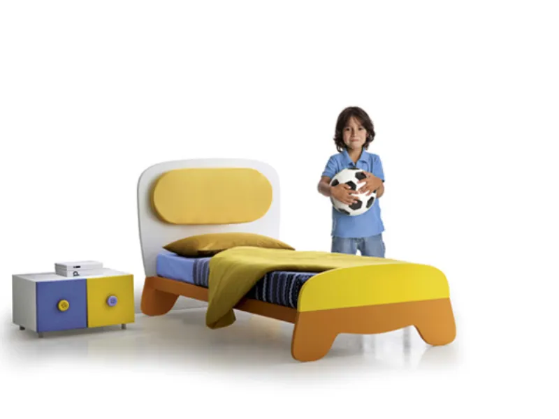 lettino e comodino colorato