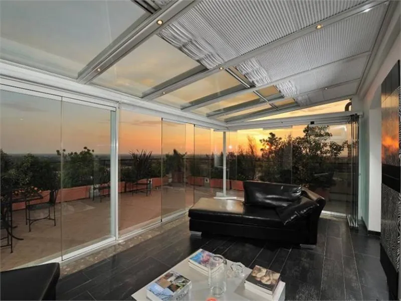 veranda con struttura in alluminio di Omnia
