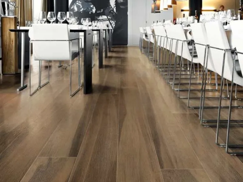 piastrella effetto legno