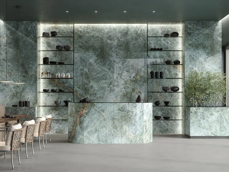 Atlas Concorde, collezione MarvelDiva gres effetto marmo con superficie lucida e riflettente