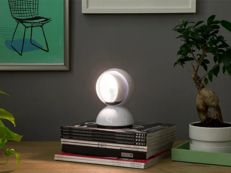 Lampada Eclisse bianca di Vico Magistretti per Artemide