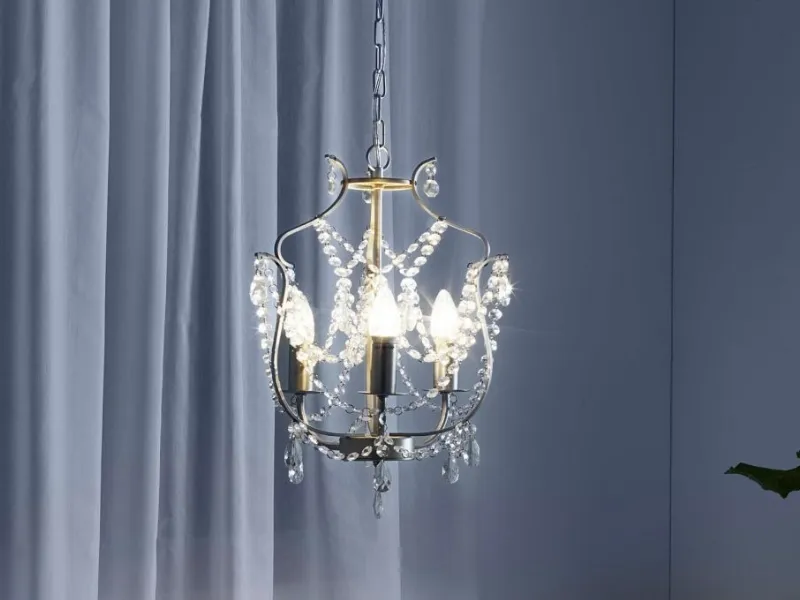 Kristaller di Ikea ha i pendenti in vetro