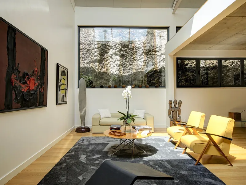 Gli interni del loft Townhouse a Lisbona