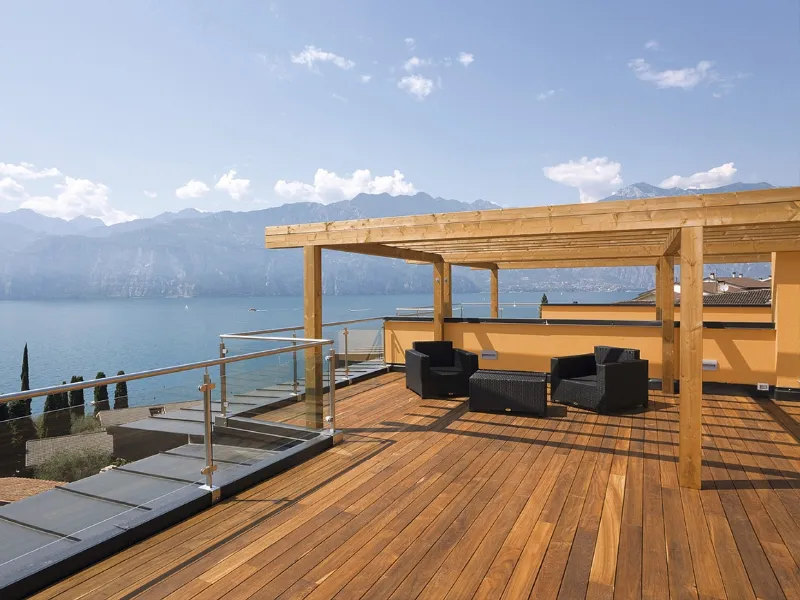 Fiemme 3000 presenta il pavimento in Teak Burma della collezione Esterni di Fiemme