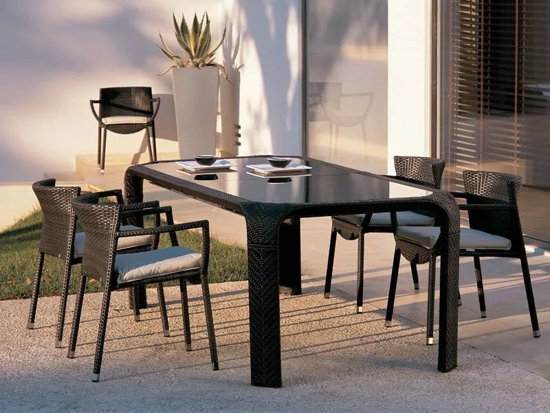Set tavolo e sedie da giardino
