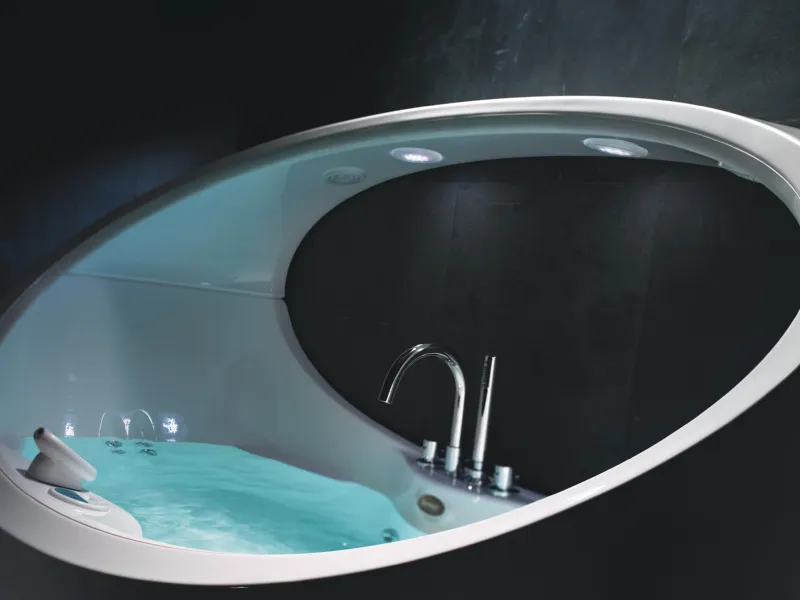 Morphosis Jacuzzi