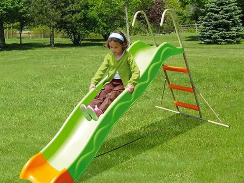 scivolo bambini giardino