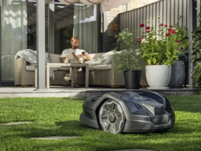 Automower 305E Nera di Husqvarna