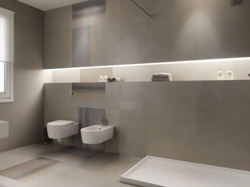 I faretti incassato illuminano nicchie nel bagno