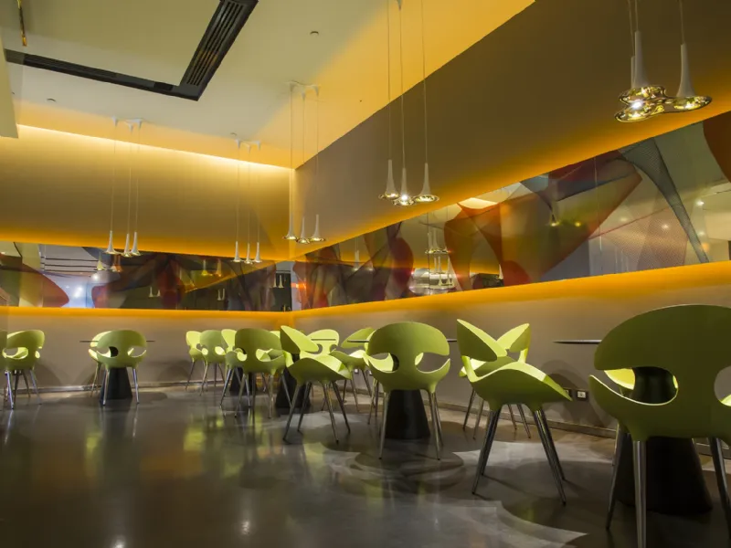 nhow bar Karim Rashid