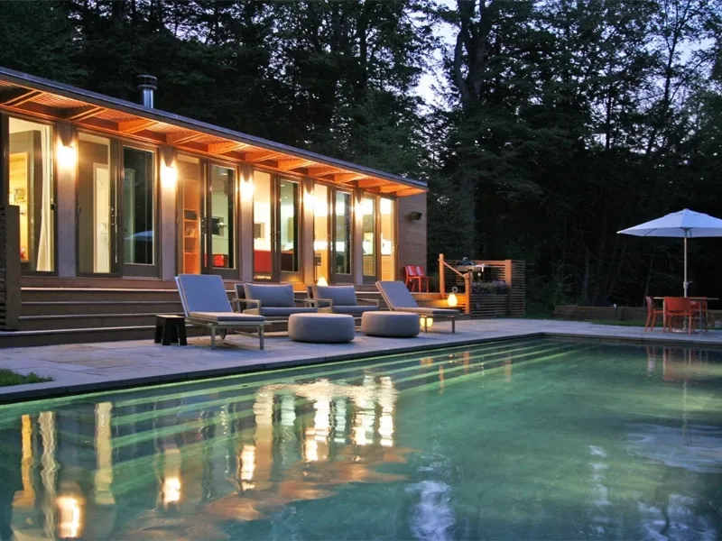 casa moderna con piscina