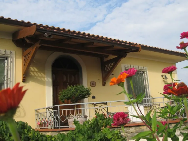 Pensilina in legno – Pino Costruzioni Group