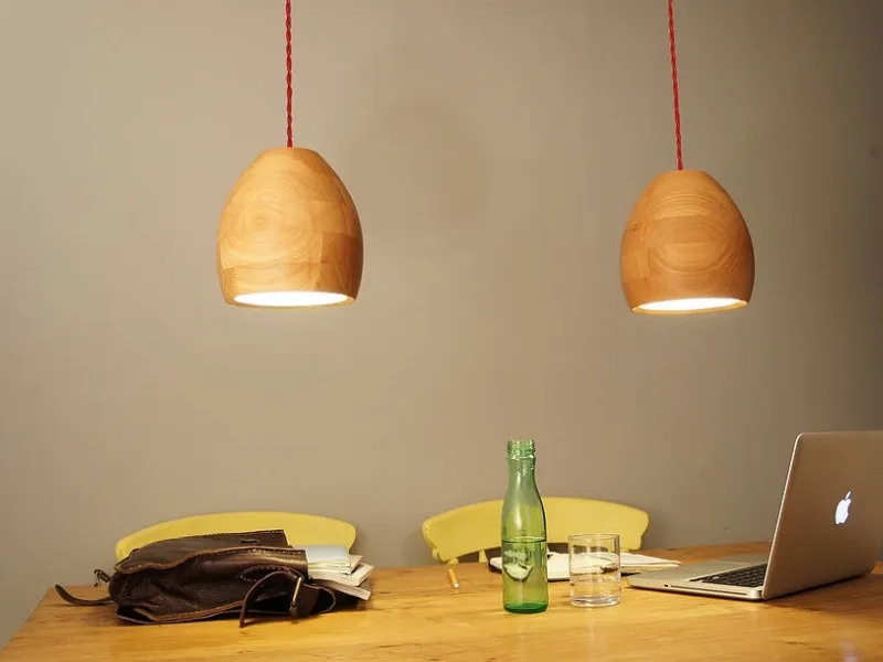 Lampade da soffitto in legno naturale