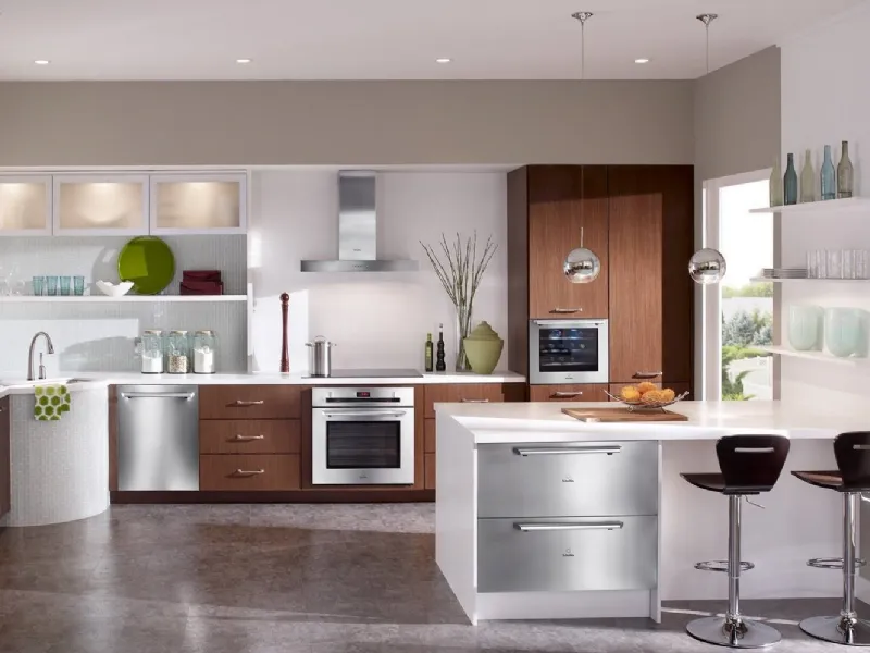 Cucina con lavastoviglie