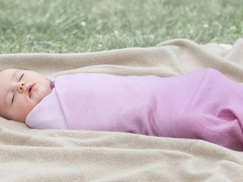 Tessuti organici e tinte naturali per il buon sonno del bebé