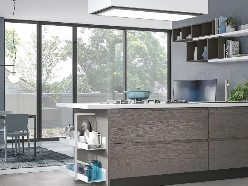 Pareti grigio-azzurre fanno da equilibrato sfondo alla cucina Luna Lube