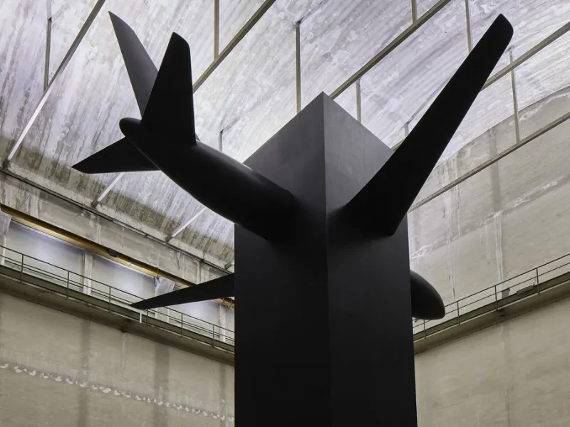 Il percorso creato da Cattelan si conclude con l'opera Blind